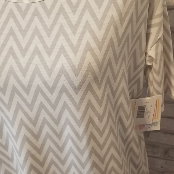 NWT LuLaRoe Gray and White Chevron Irma - Picture 2 of 5